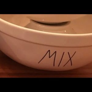 Mix Rae Dunn Bowl on HOLD